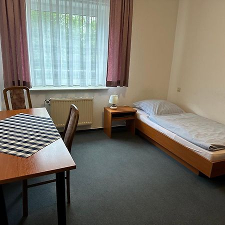 Hotel Haus Pegasus Garbsen Zimmer foto