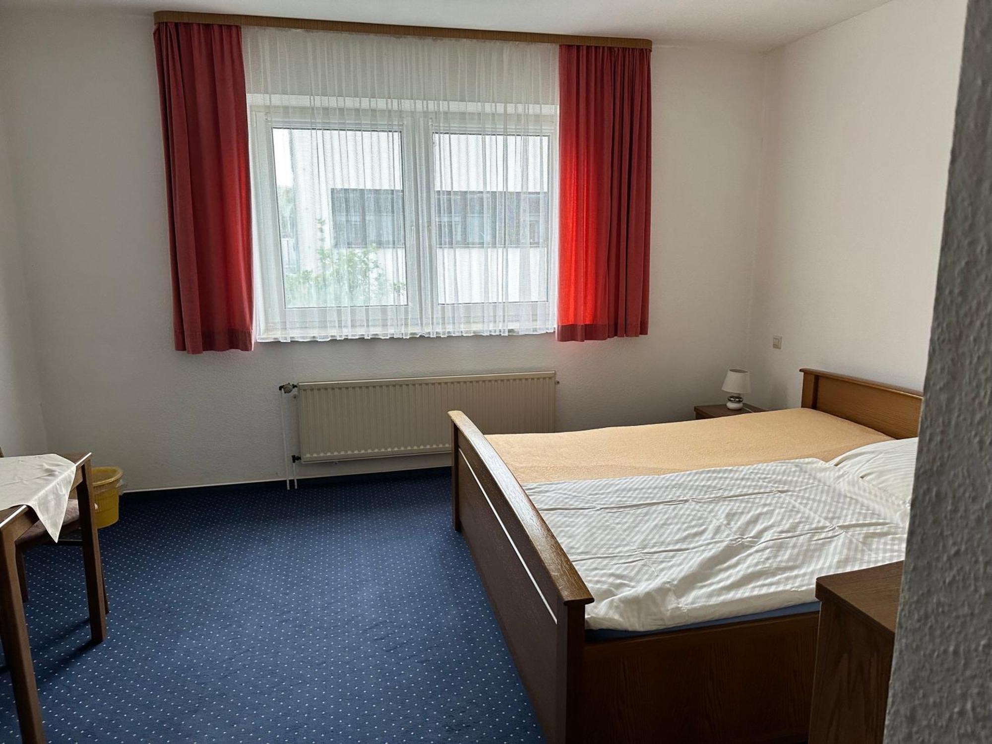 Hotel Haus Pegasus Garbsen Zimmer foto