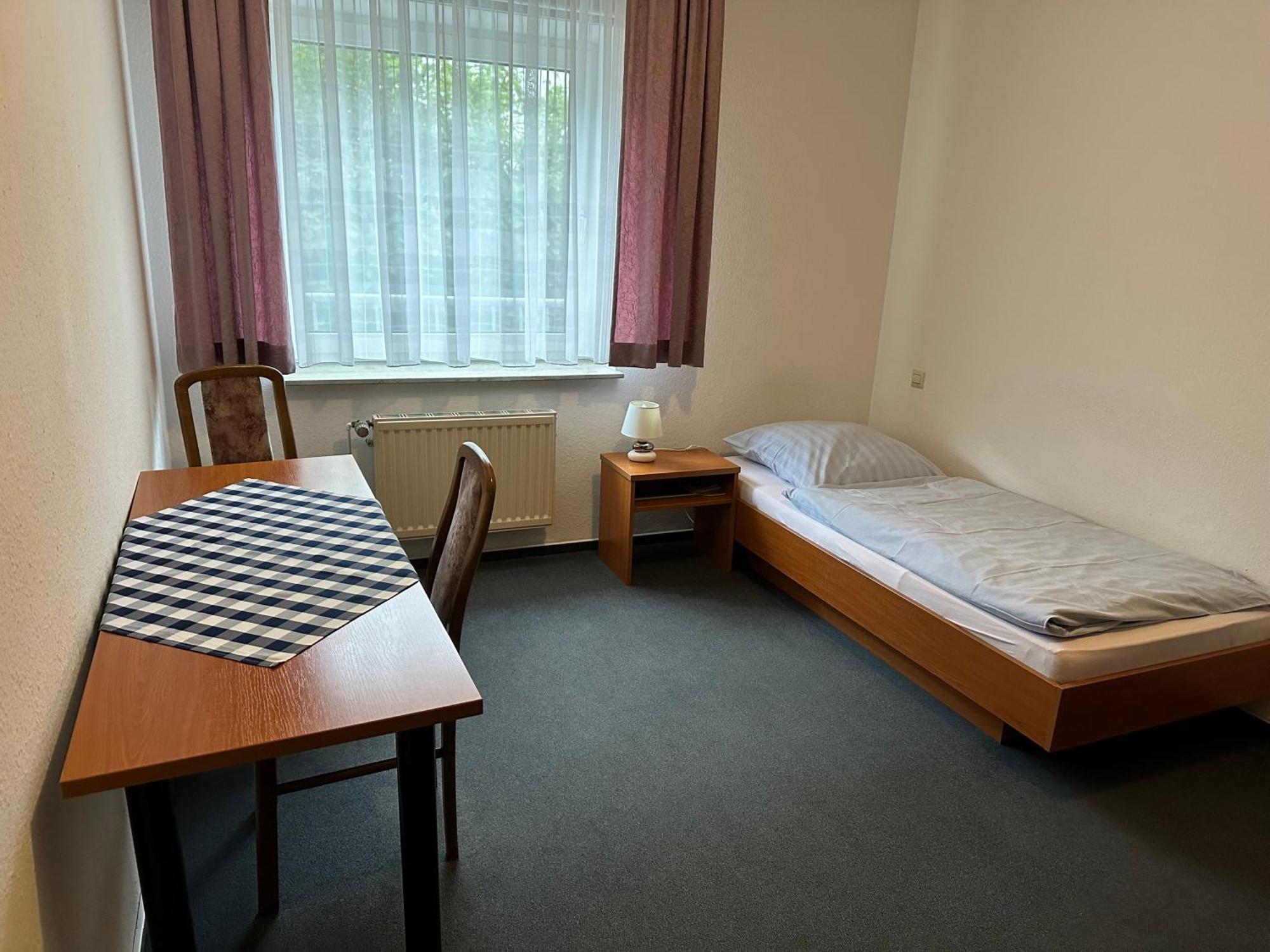 Hotel Haus Pegasus Garbsen Zimmer foto